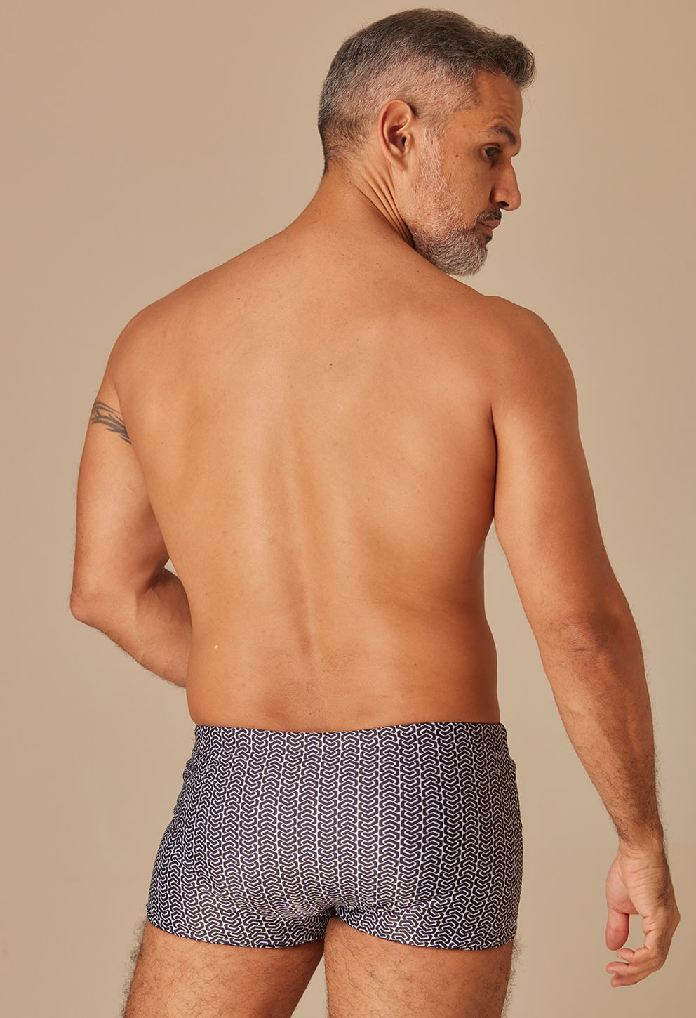 Sunga short adulto estampada abstrato preto e branco - traseira