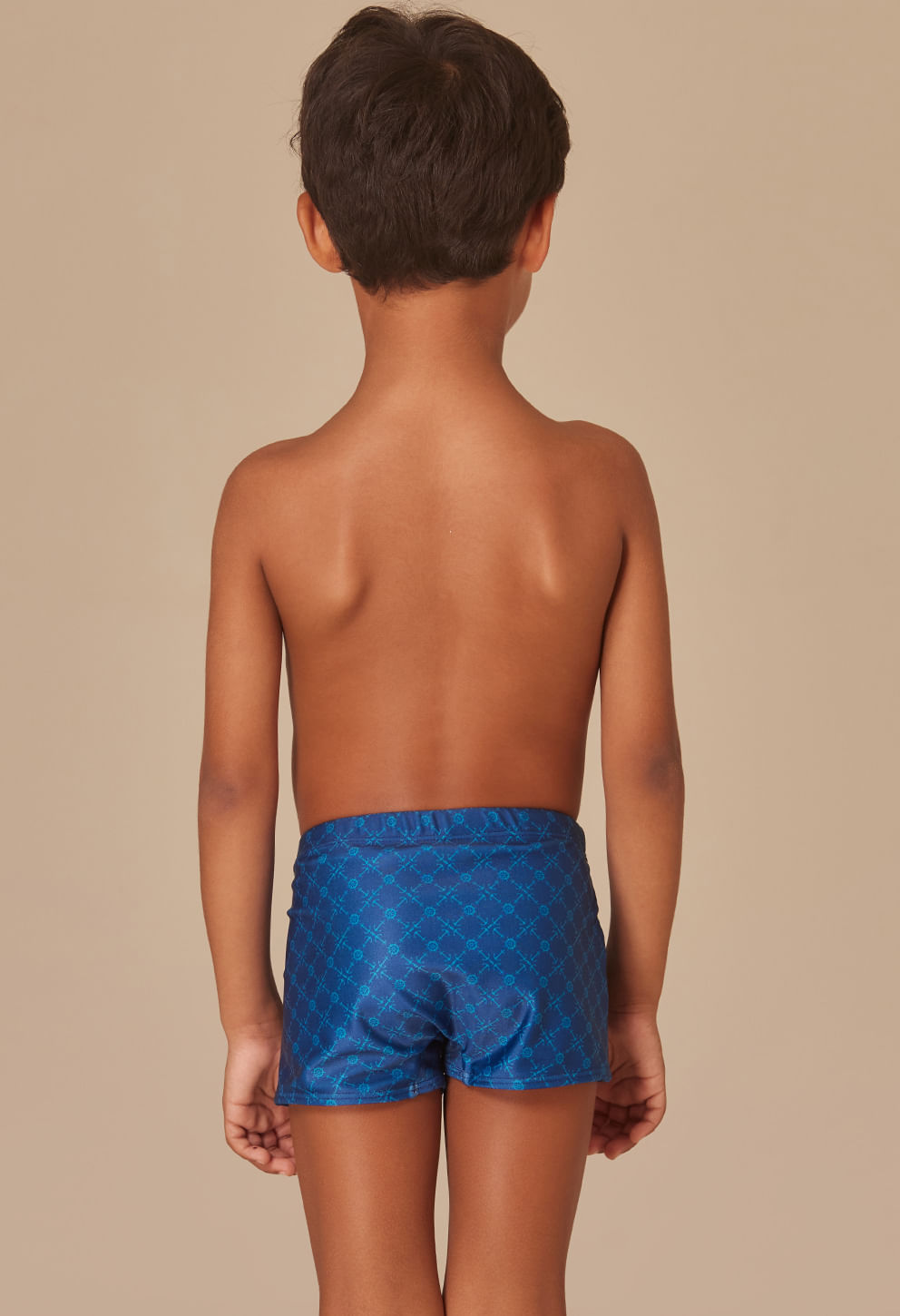 Sunga short infantil azul com estampa de âncoras, vista traseira