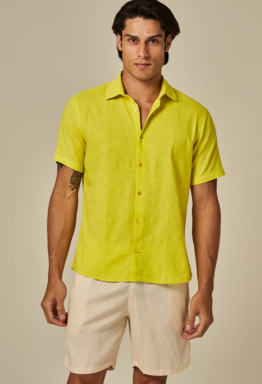 Camisa Linho Slim Manga Curta Siciliano verde-limão vista frontal