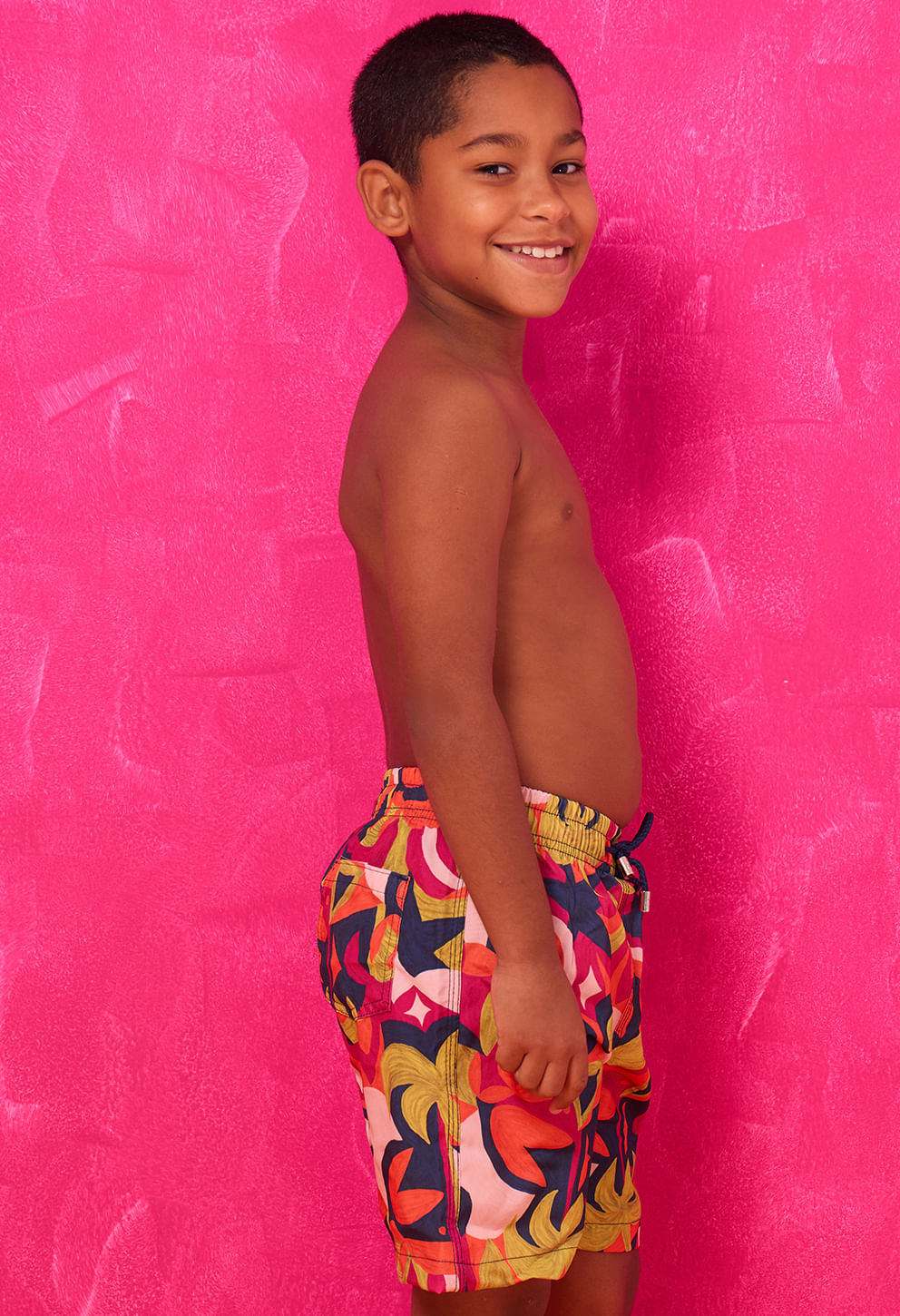 Bermuda Beach Infantil Tropicália - detalhe lateral com bolso e cós elástico
