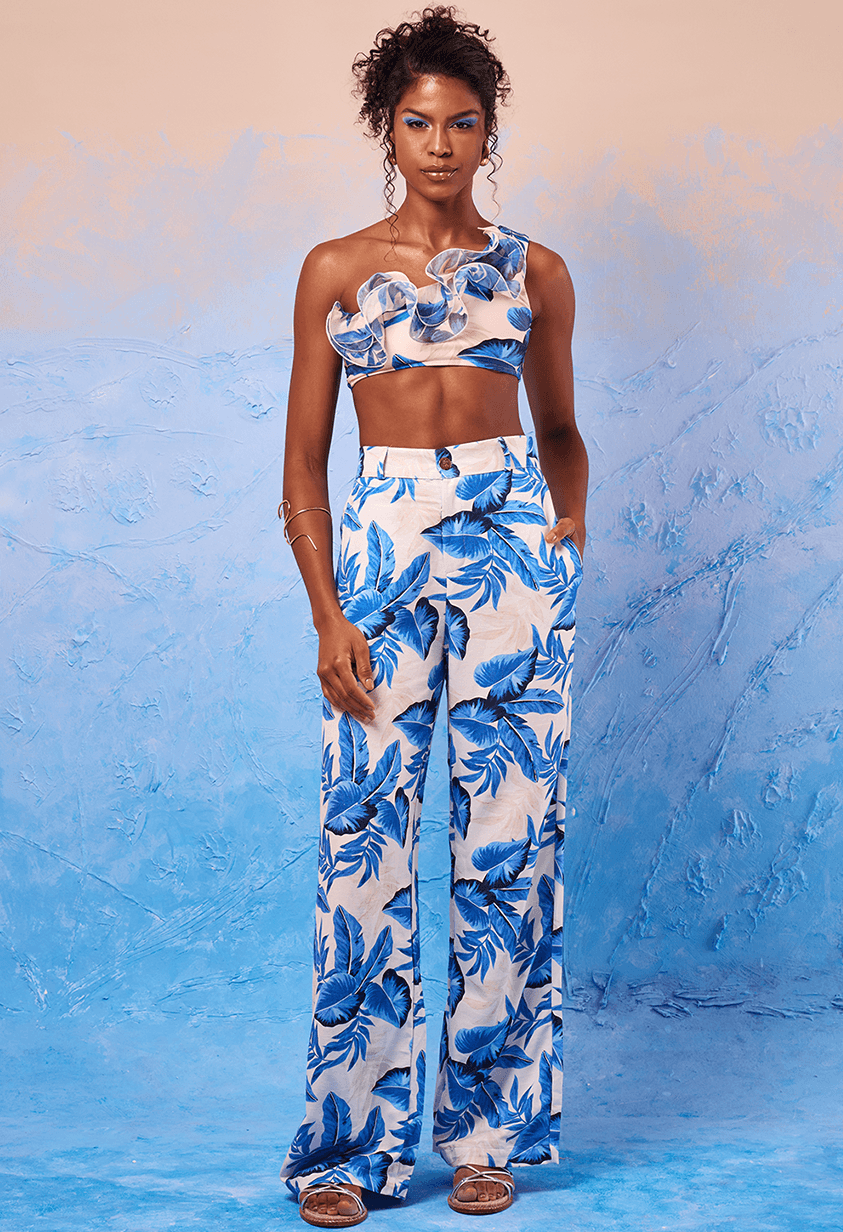 Calça Pantalona Ursula Terra Azul - imagem frontal com estampa de folhas